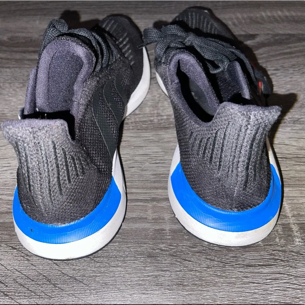 Adidas Sneakers size 6 - Picture 3 of 7